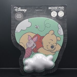 Disney Winnie The Pooh - Mouse Pad with Wrist